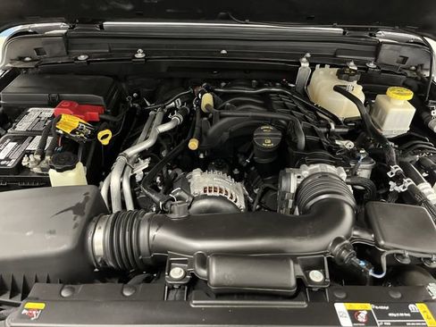 Used 2022 Jeep Gladiator Willys image 38