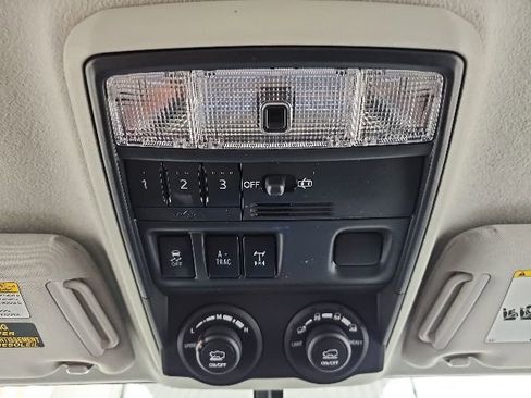 Used 2019 Toyota 4Runner TRD Off-Road Premium AWD/4WD image 26