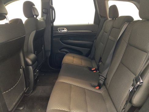 Used 2018 Jeep Grand Cherokee Laredo AWD/4WD image 18