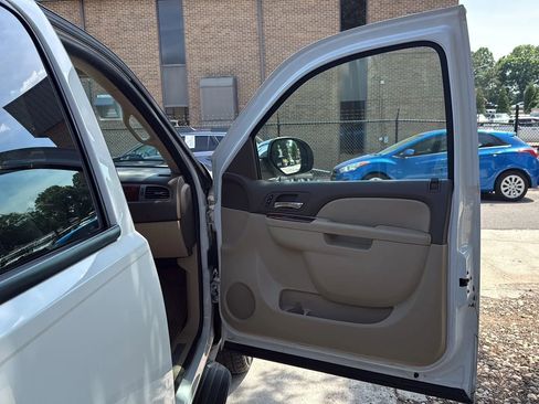 Used 2014 Chevrolet Suburban LTZ AWD/4WD image 27