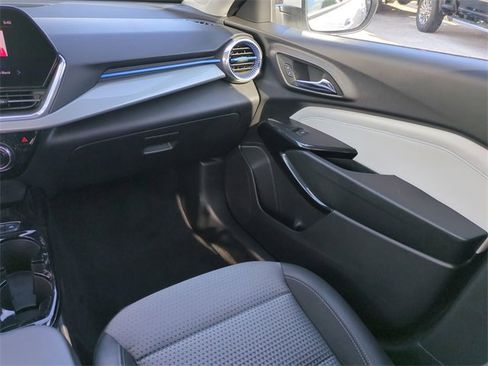 Certified 2024 Chevrolet Trax LT w/ Sunroof Package image 19