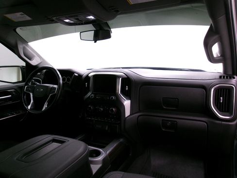 Used 2021 Chevrolet Silverado 1500 LT Trail Boss w/ Convenience Package II AWD/4WD image 3