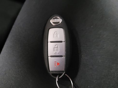 Used 2017 Nissan Pathfinder S AWD/4WD image 32