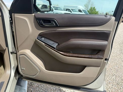 Used 2016 Chevrolet Suburban LT image 13