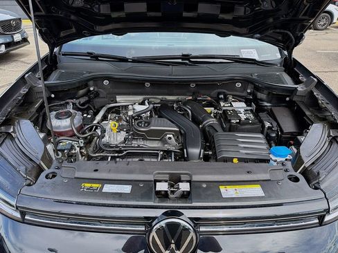 Used 2025 Volkswagen Taos SE AWD/4WD image 31