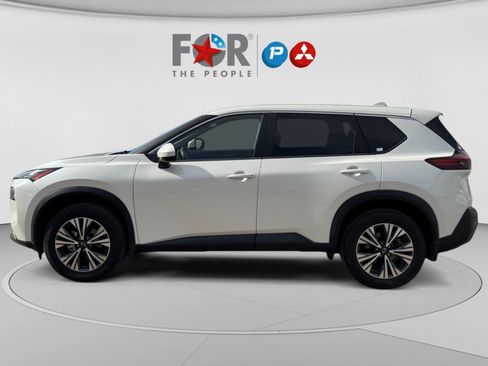 Used 2023 Nissan Rogue SV FWD image 2