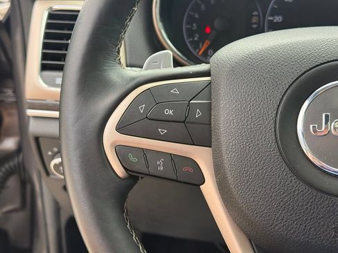 Used 2017 Jeep Grand Cherokee Limited w/ Luxury Group II AWD/4WD image 16