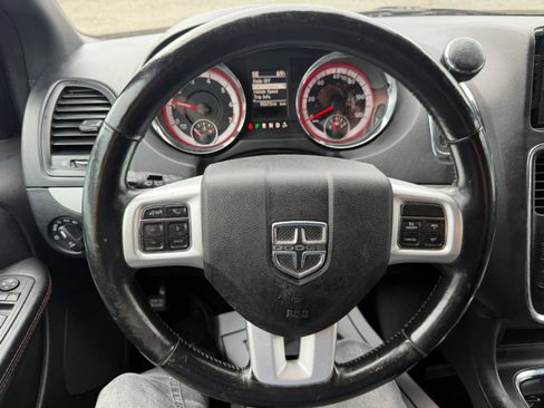 Used 2019 Dodge Grand Caravan GT FWD image 12
