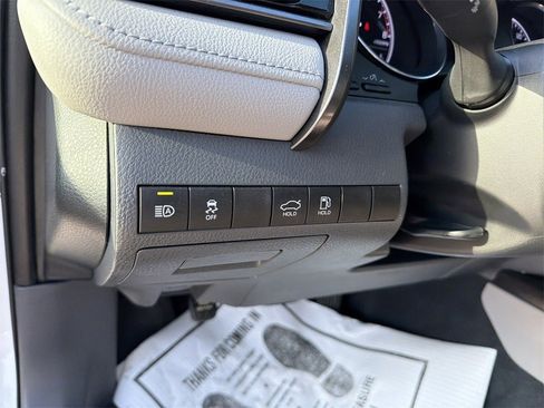 Used 2020 Toyota Camry LE image 15