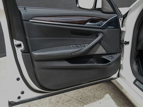 Used 2019 BMW 540i xDrive AWD/4WD image 40