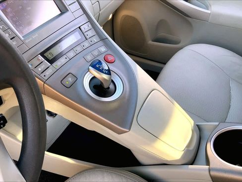 Used 2014 Toyota Prius Three FWD image 16