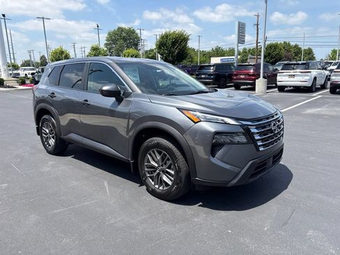 Used 2025 Nissan Rogue S FWD image 8