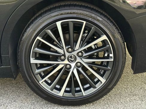 Used 2025 Lexus ES 300h 300h image 17