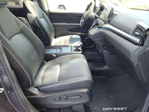 Used 2025 Honda Odyssey Touring image 15