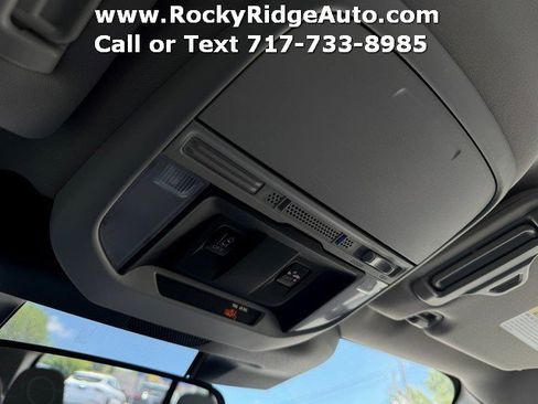 Used 2023 Subaru Forester AWD/4WD image 10