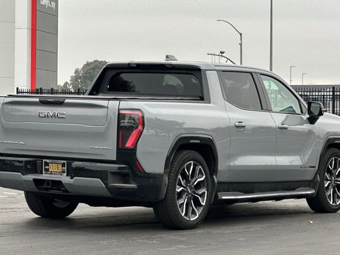 Used 2025 GMC Sierra EV Denali image 4