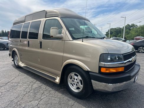 Used 2008 Chevrolet Express 1500 w/ Preferred Equipment Group RWD image 8