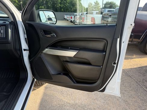 Used 2022 Chevrolet Colorado LT w/ Fleet Safety Package RWD image 11