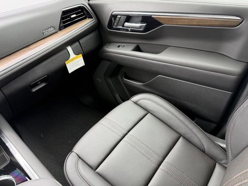 New 2026 Chevrolet Tahoe High Country image 15