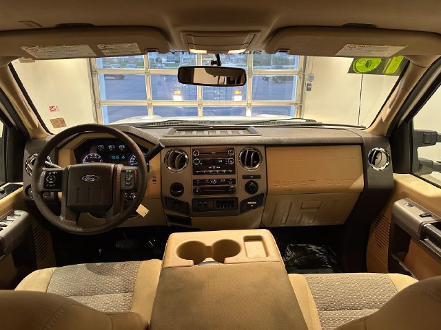 Used 2016 Ford F250 XLT w/ XLT Interior Package AWD/4WD image 8