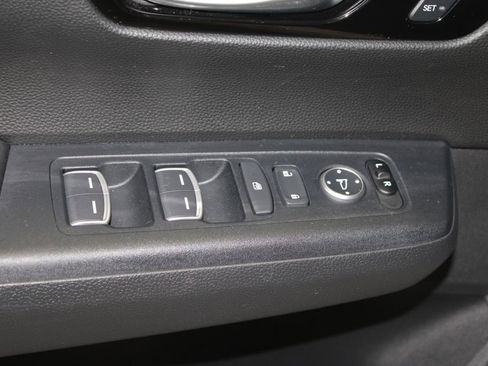 Used 2025 Honda CR-V EX-L image 9