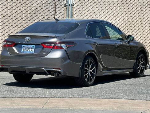Used 2024 Toyota Camry SE FWD image 4