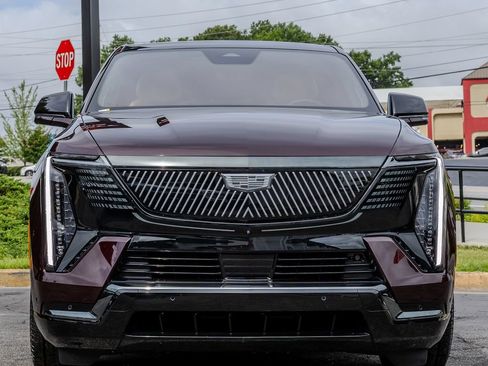 Used 2025 Cadillac Escalade IQ Sport 2 AWD/4WD image 2