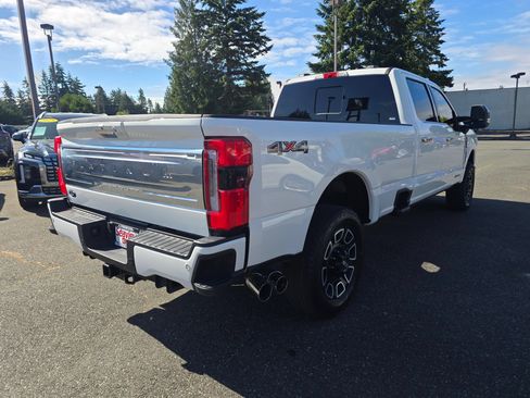 Used 2024 Ford F350 Platinum AWD/4WD image 7