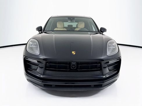 Certified 2025 Porsche Macan AWD/4WD image 6