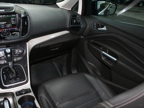 Used 2015 Ford C-MAX Energi SEL w/ Equipment Group 302A image 18