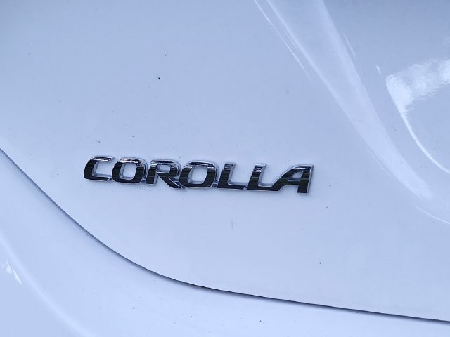 Used 2018 Toyota Corolla XSE FWD image 4
