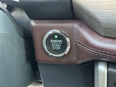 Used 2022 Ford Expedition Limited AWD/4WD image 16