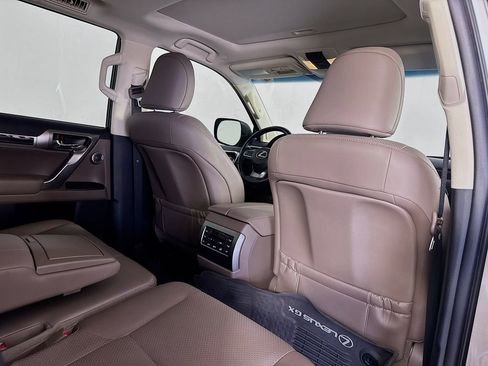 Used 2022 Lexus GX 460 Luxury w/ Accessory Package AWD/4WD image 35
