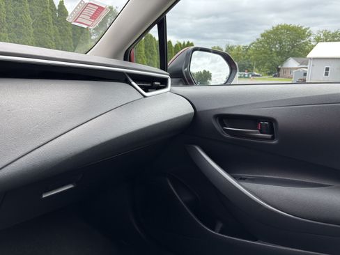 Used 2025 Toyota Corolla LE FWD image 23