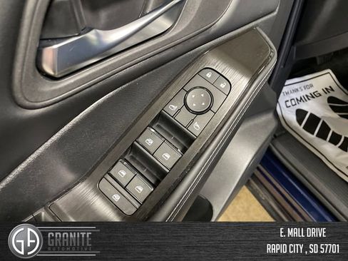 Used 2025 Nissan Rogue SV image 11