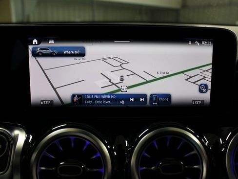 Used 2024 Mercedes-Benz GLB 250 4MATIC image 24