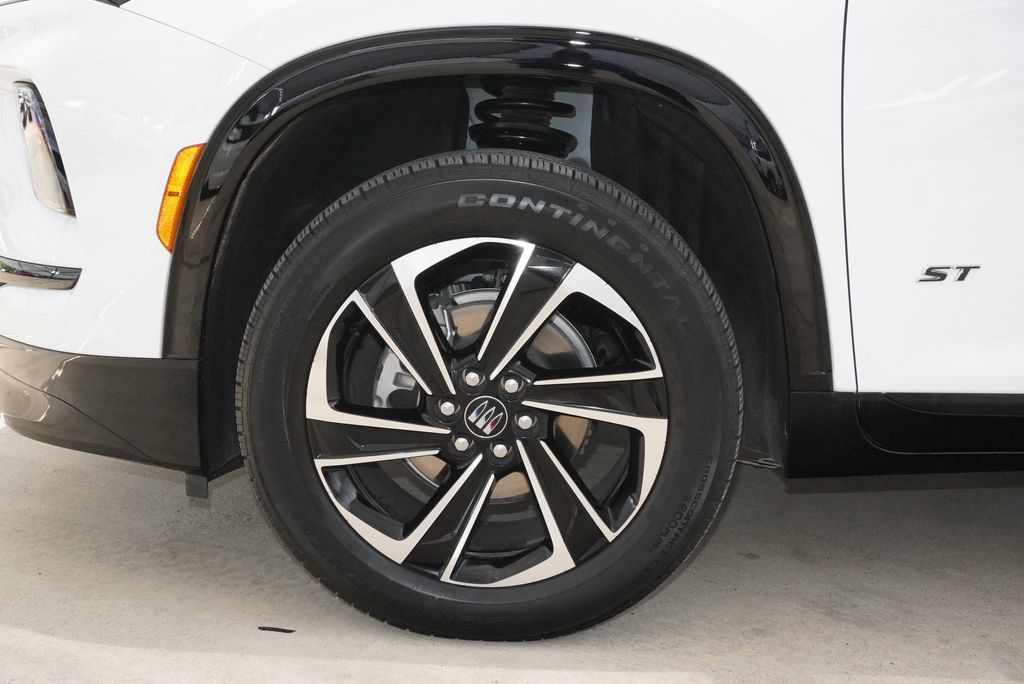 Used 2026 Buick Enclave Sport Touring FWD image 9