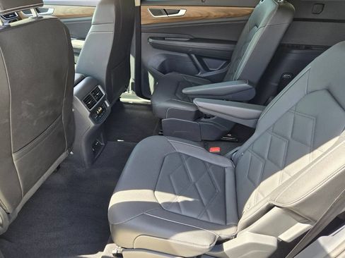 Certified 2026 Volkswagen Atlas SE w/ Panoramic Sunroof Package FWD image 12