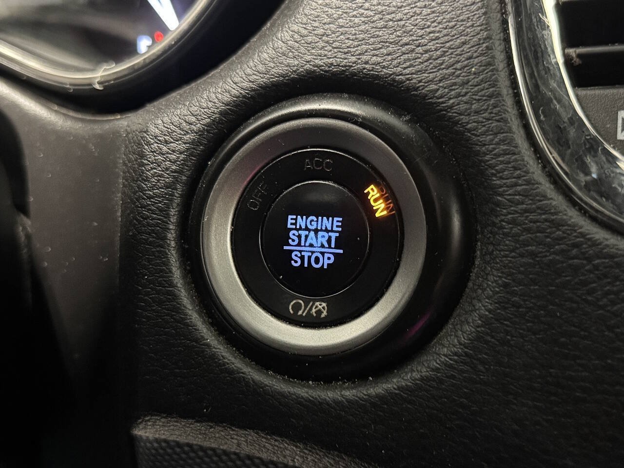 Used 2018 Dodge Durango GT w/ Blacktop Package AWD/4WD image 29