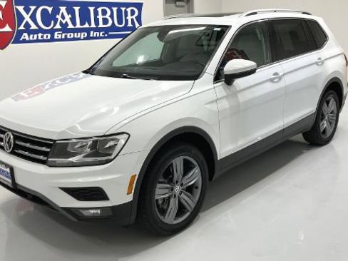 Used 2020 Volkswagen Tiguan SEL w/ 3rd Row Seat Package AWD/4WD image 11