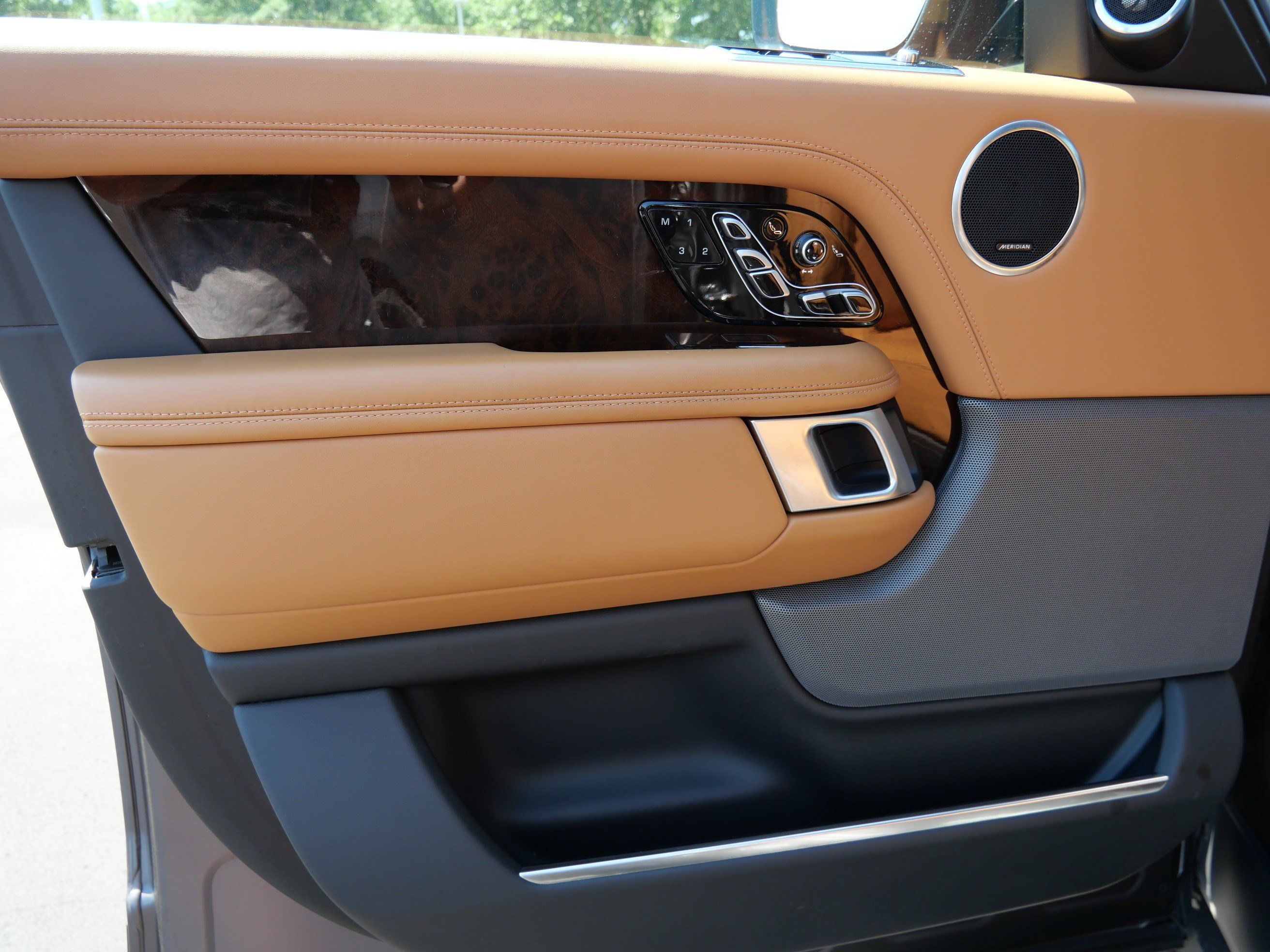 Used 2020 Land Rover Range Rover Autobiography AWD/4WD image 12