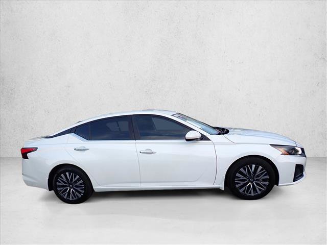 Used 2023 Nissan Altima 2.5 SV FWD image 5
