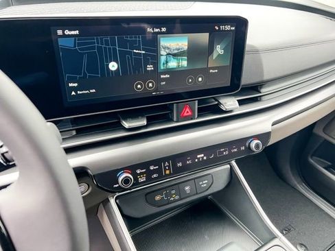 New 2026 Kia Carnival FWD image 23