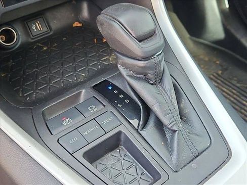 Used 2023 Toyota RAV4 LE FWD image 14