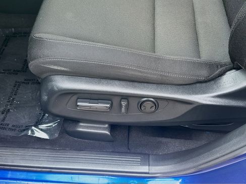 Used 2024 Honda CR-V EX image 17