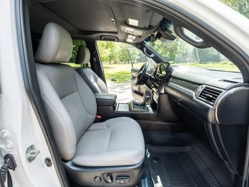 Used 2023 Lexus GX 460 image 16