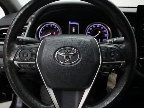 Used 2022 Toyota Camry LE image 10