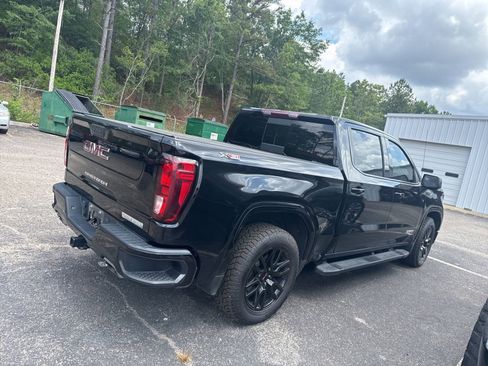 Used 2022 GMC Sierra 1500 Elevation w/ Elevation Premium Package AWD/4WD image 8