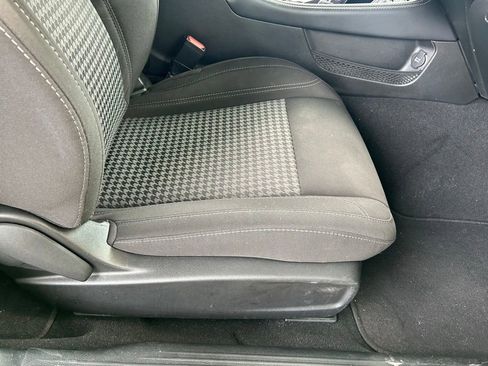 Used 2023 Dodge Challenger SXT image 36