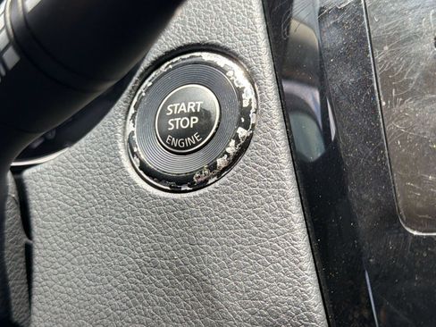 Used 2017 Nissan Rogue SV FWD image 16